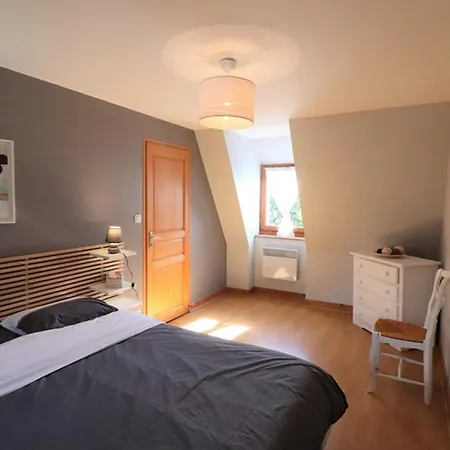 Maison De Caractere Avec Jardin Clos & Cheminee, Proche Des Volcans D'auvergne Et Stations De - Fr-1-742-11 Holiday home Saint-Clement (Cantal)