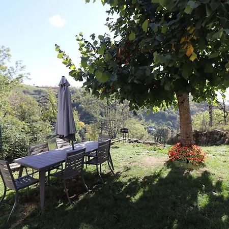 Maison De Caractere Avec Jardin Clos & Cheminee, Proche Des Volcans D'auvergne Et Stations De - Fr-1-742-11