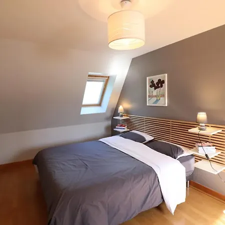 Holiday home Maison De Caractere Avec Jardin Clos & Cheminee, Proche Des Volcans D'auvergne Et Stations De - Fr-1-742-11